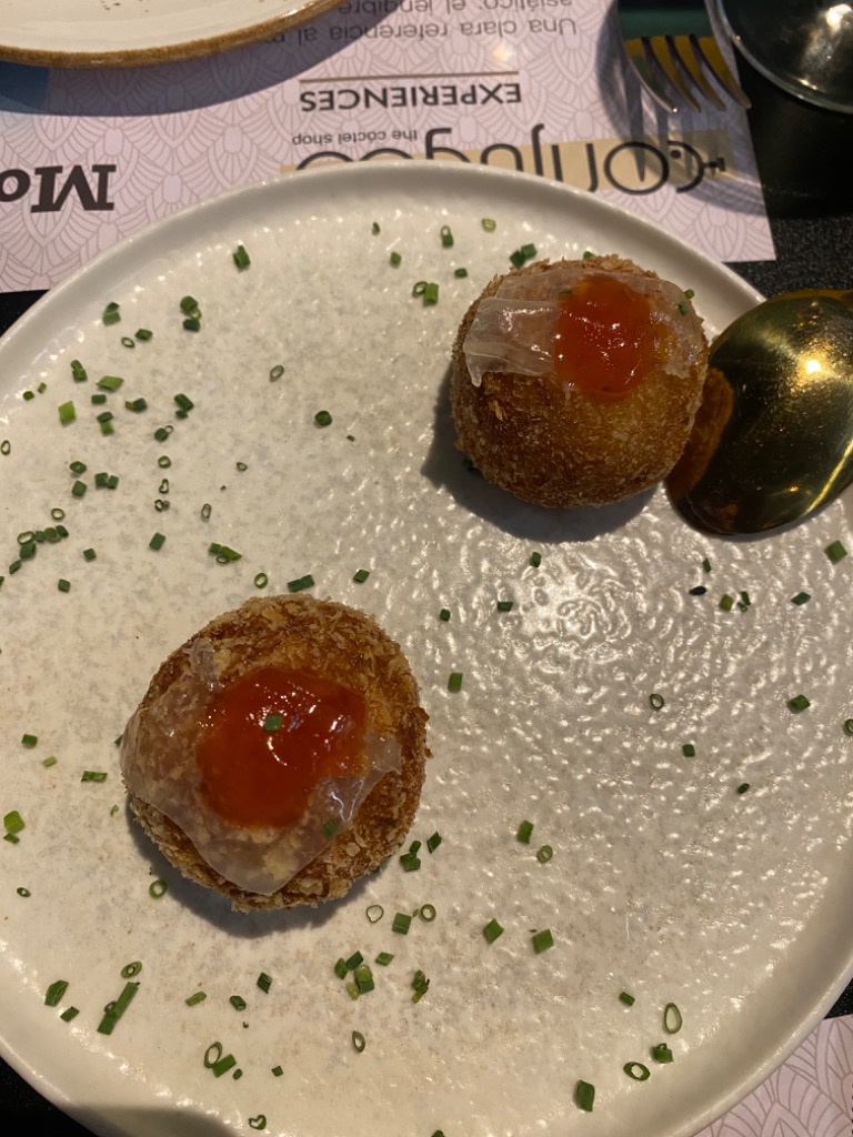 Carta de Restaurantes en Murcia, CONJUGOO - The Cóctel Shop, Croqueta de leche de cabra