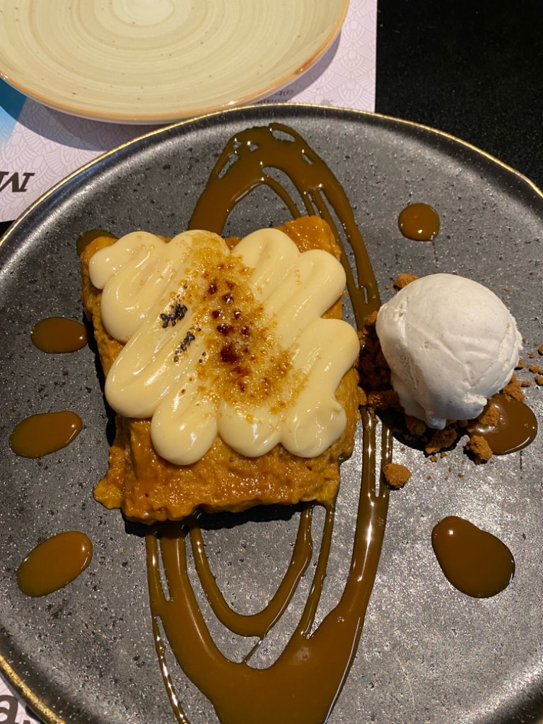 Carta de Restaurantes en Murcia, CONJUGOO - The Cóctel Shop, Torrija de leche de coco y baileys