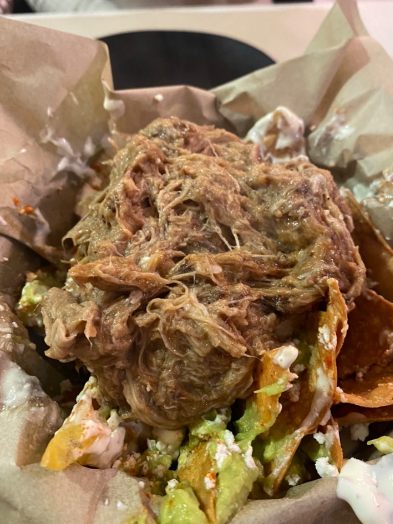 Carta de Restaurantes en Murcia, Dinamita Burger Bar, Totopos caseros con guacamole y crema agria