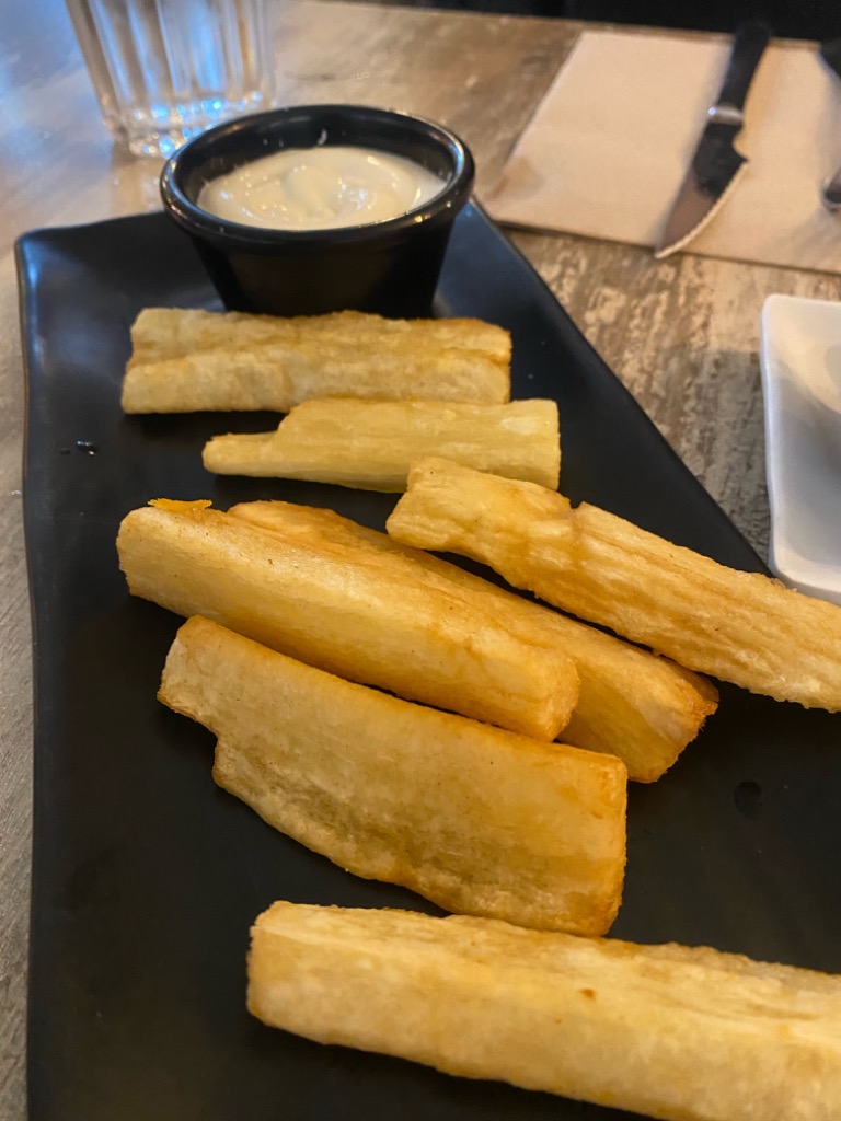 Menu of Restaurants in Murcia, El Buen Paladar (Infante), Yuca frita con salsa de queso