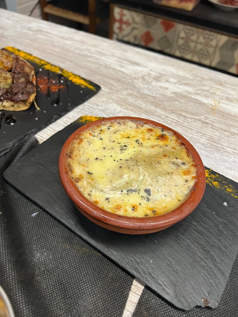 Gastronomy recommendation in Murcia: Canelón de pato confitado