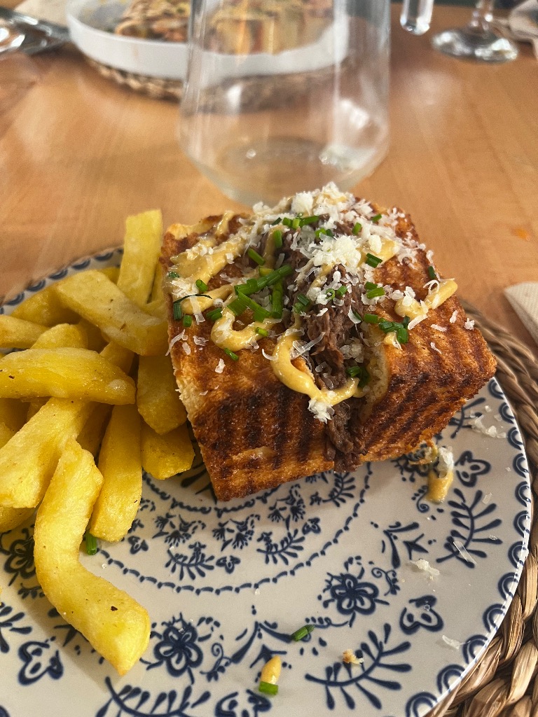 Carta de Restaurantes en Murcia, La Bella Lola, Bikini de rabo de toro