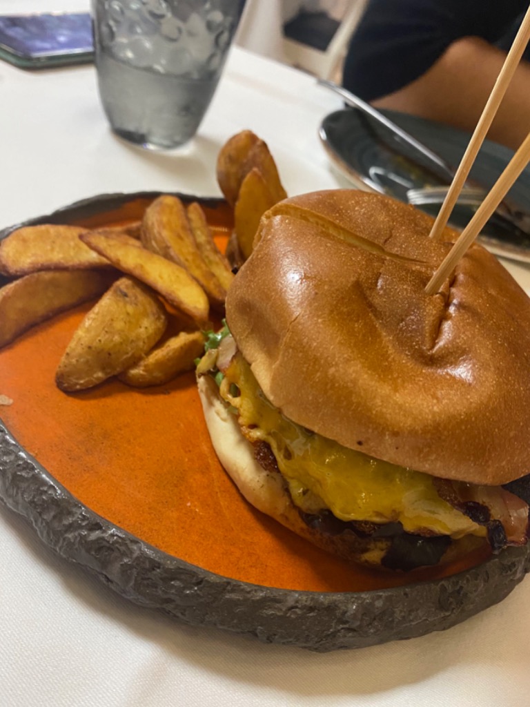 Carta de Restaurantes en Murcia, La Casa Pintada, Hamburguesa "PAINTED HOUSE"