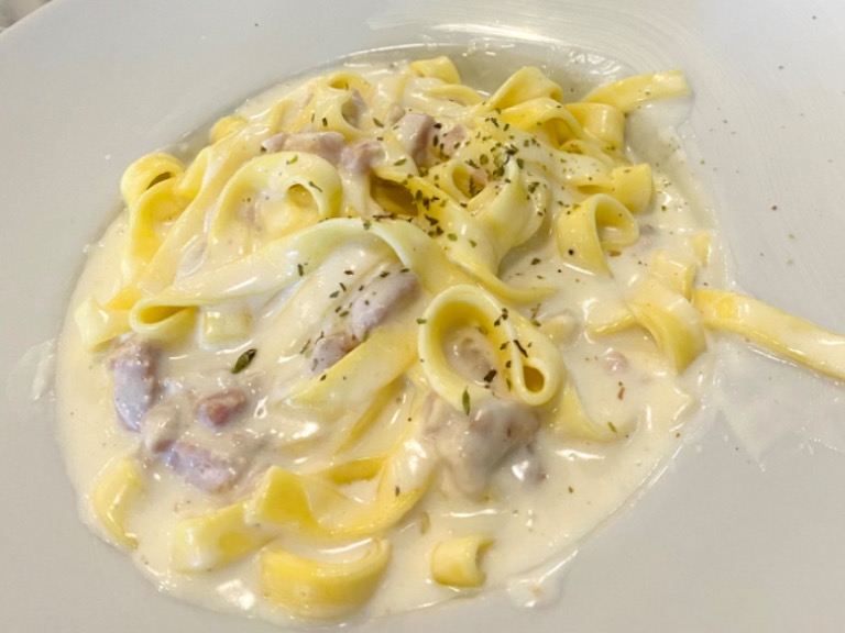 Carta de Restaurantes en Murcia, POMODORO Pizza Pasta Burritos, Tagliatelle a la carbonara