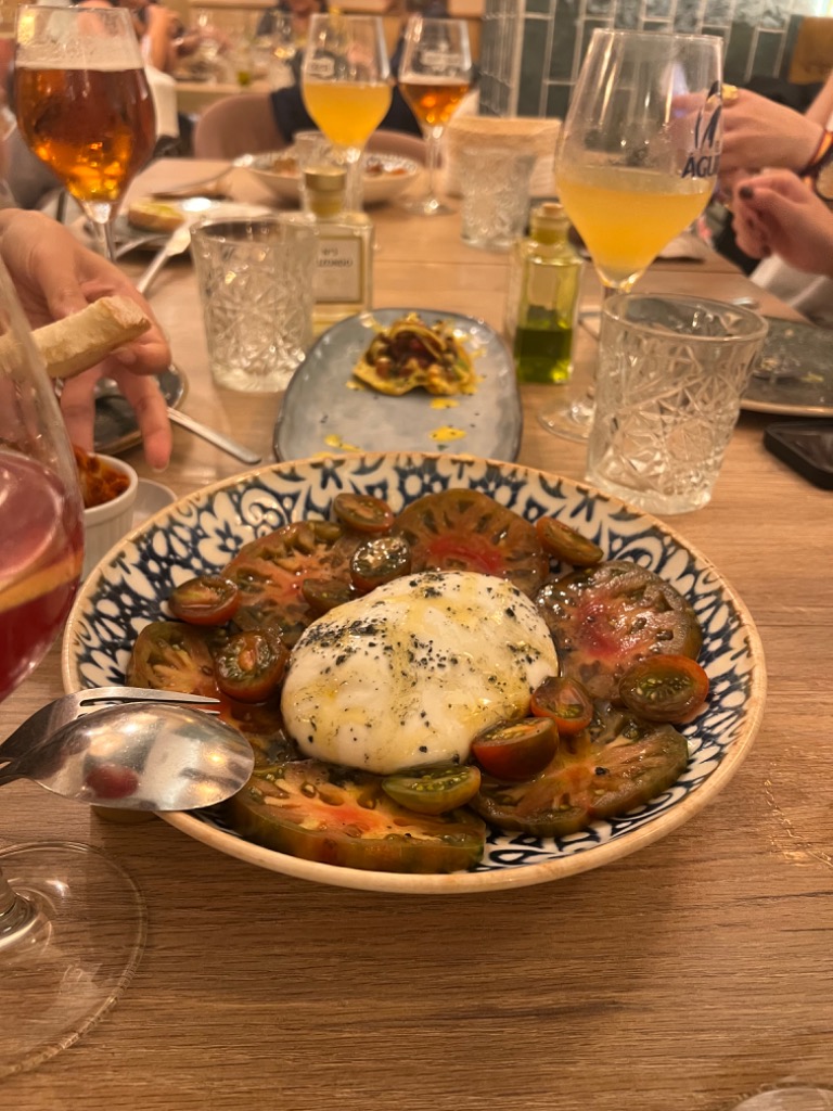 Carta de Restaurantes en Murcia, Restaurante Lionza, Burrata fresca con tomate y miel