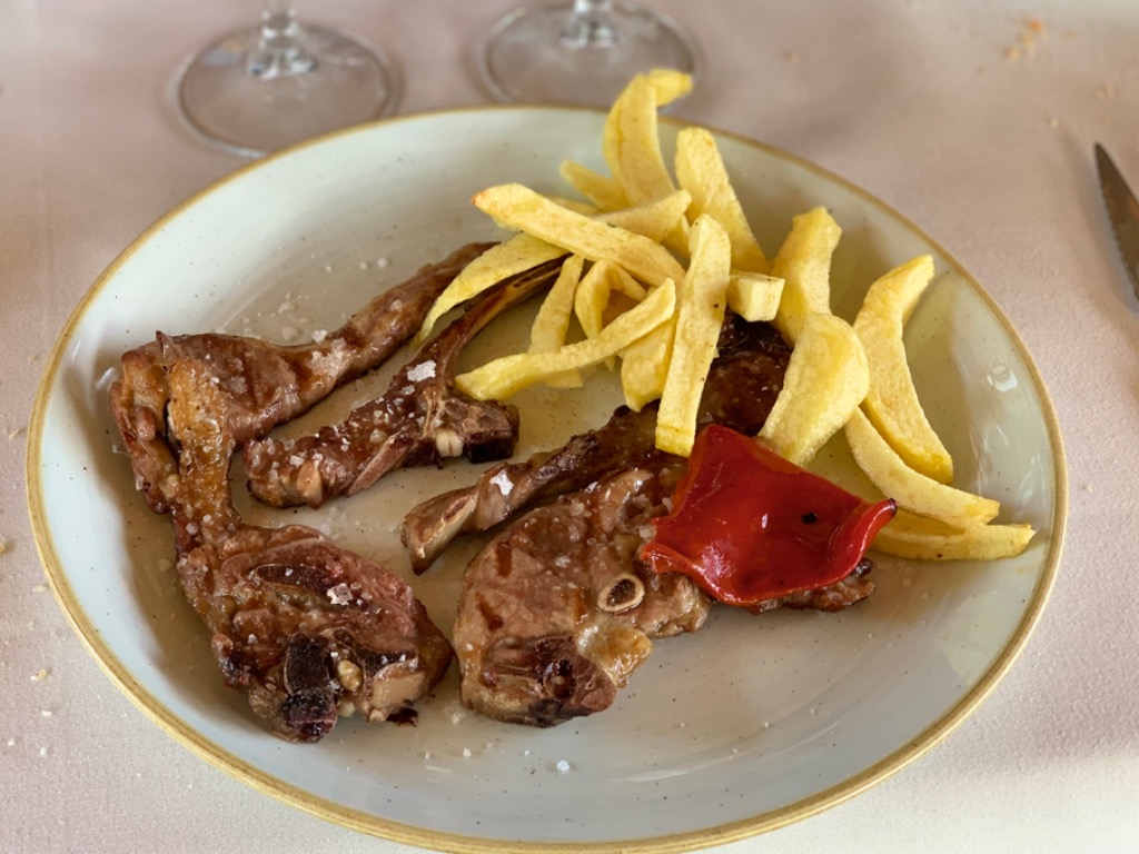 Carta de Restaurantes en Murieta, Restaurante Hostal Etayo, Costillas de Cordero