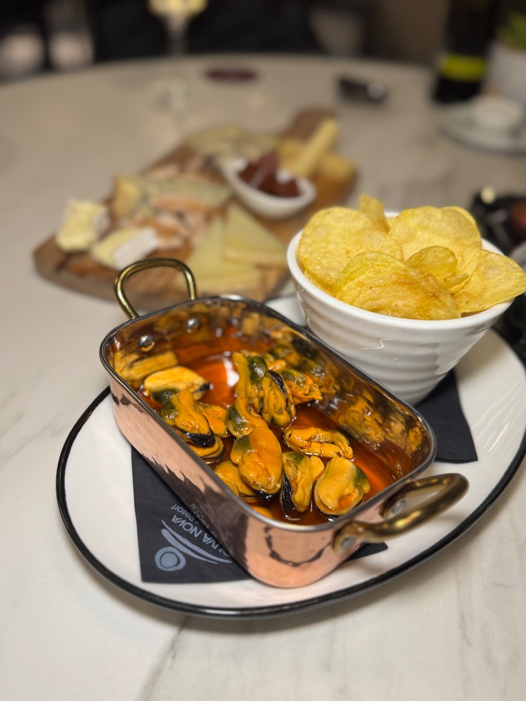 Carta de Restaurantes en Oliva, Wine & Tapas, Mejillones en escabeche con patatas