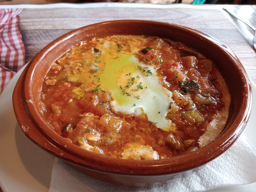 Menu of Restaurants in Orbara, Iratiko Eskola Taberna, Pisto de verduras con huevo horneado