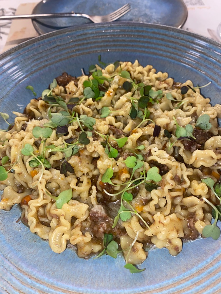 Carta de Restaurantes en Orihuela, La Mafia se sienta a la mesa, Mafaldi con ragú de carrillera y melosa