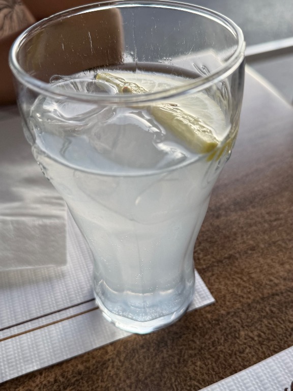 Valoración y opiniones de comida y bebida en Orpesa, Doña Resu, Aquarius