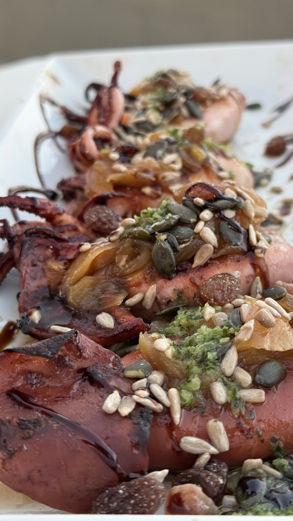 Valoración y opiniones de comida y bebida en Orpesa, Tela Marinera, Chipirones a la plancha con cebolla caramelizada