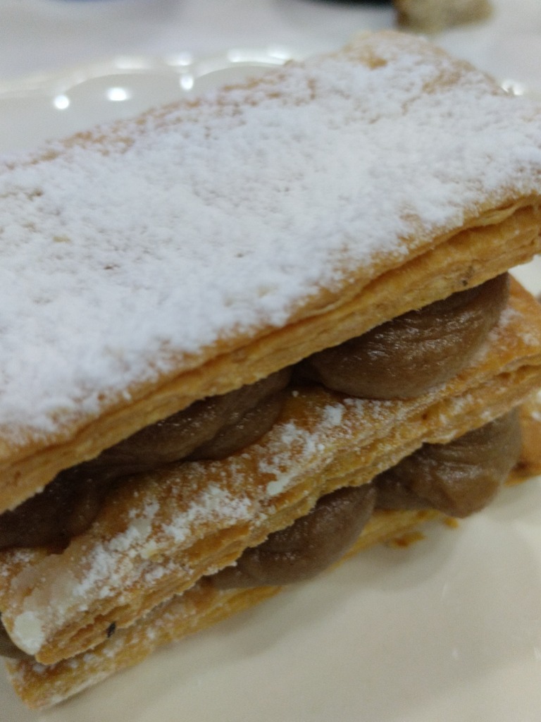 Carta de Restaurantes en Oviedo, Asador La Miranda, Milhoja de crema de avellana