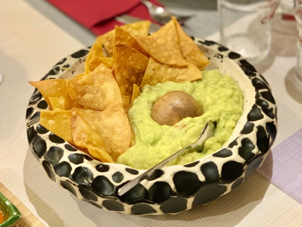 Carta de Restaurantes en Oviedo, Chibiski, Guacamole con totopos