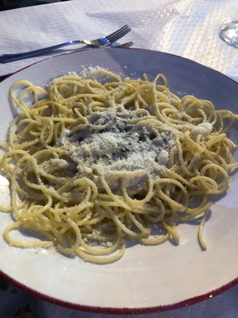 Menu of Restaurants in Oviedo, Kuper Bar, Spaghettis con salsa cabrales