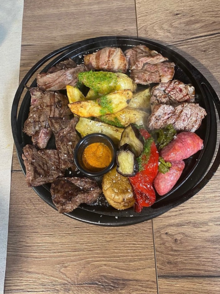 Carta de Restaurantes en Pamplona, Ale's Beer, Parrillada de carne para 2 personas
