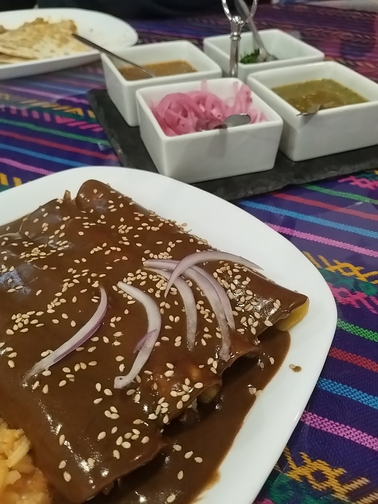 Menu of Restaurants in Pamplona, Antojitos el grillo, Enmolada