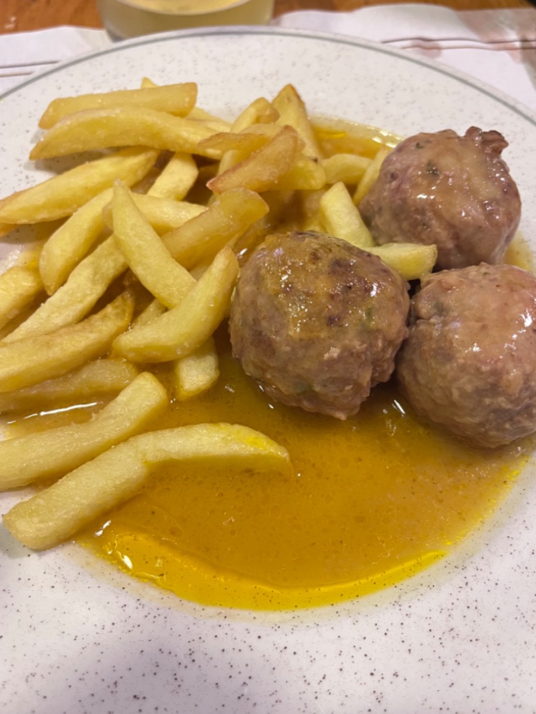 Carta de Restaurantes en Pamplona, Aragón Restaurante, Albondigas de carne en salsa