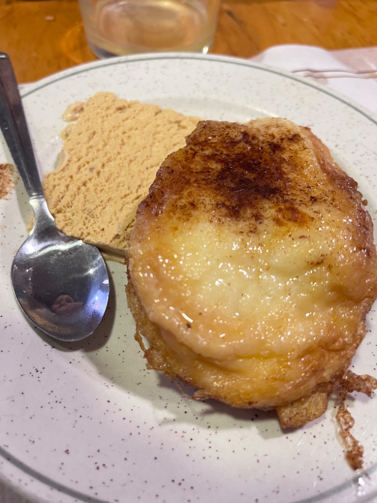 Carta de Restaurantes en Pamplona, Aragón Restaurante, Torrija con helado de turrón