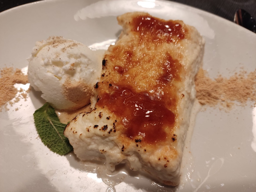 Valoración y opiniones de comida y bebida en Pamplona, Asador Armendi, Torrija de pan