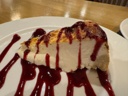 Carta de Restaurantes en Pamplona, Asador Erretegia, Tarta de queso con coulis de frutos rojos