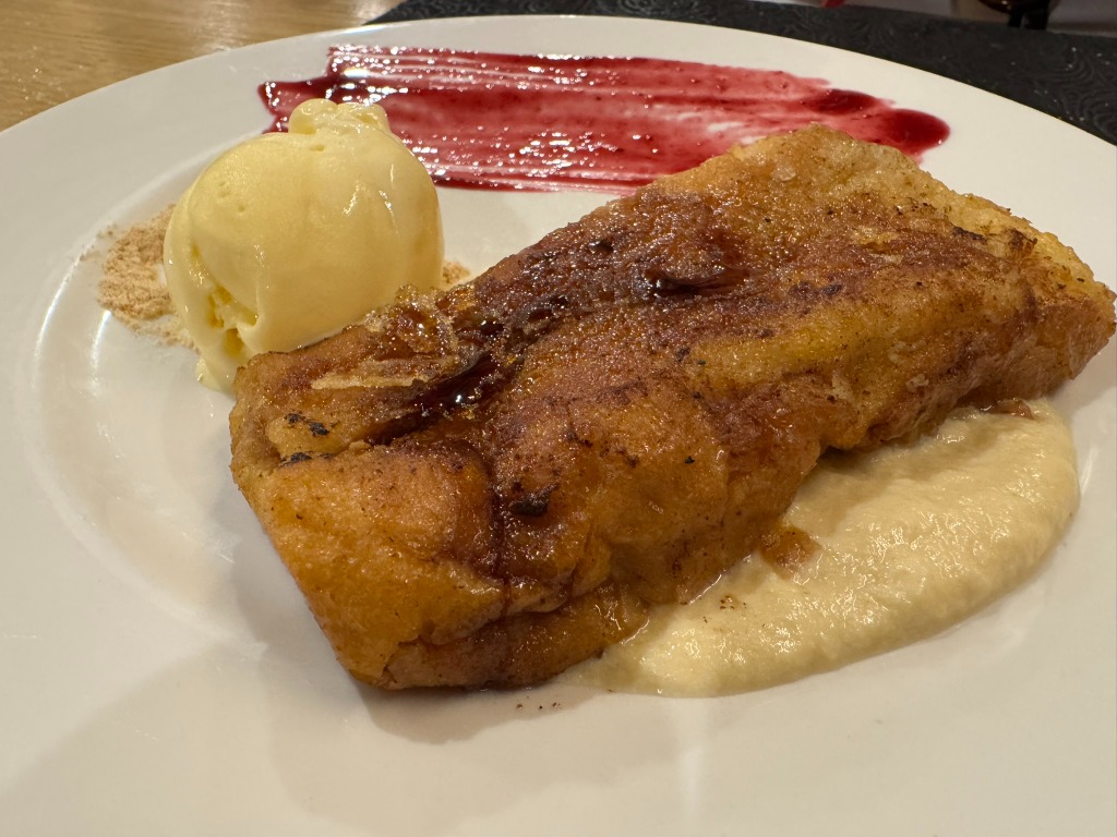 Carta de Restaurantes en Pamplona, Asador Erretegia, Torrija de la abuela caramelizada con helado