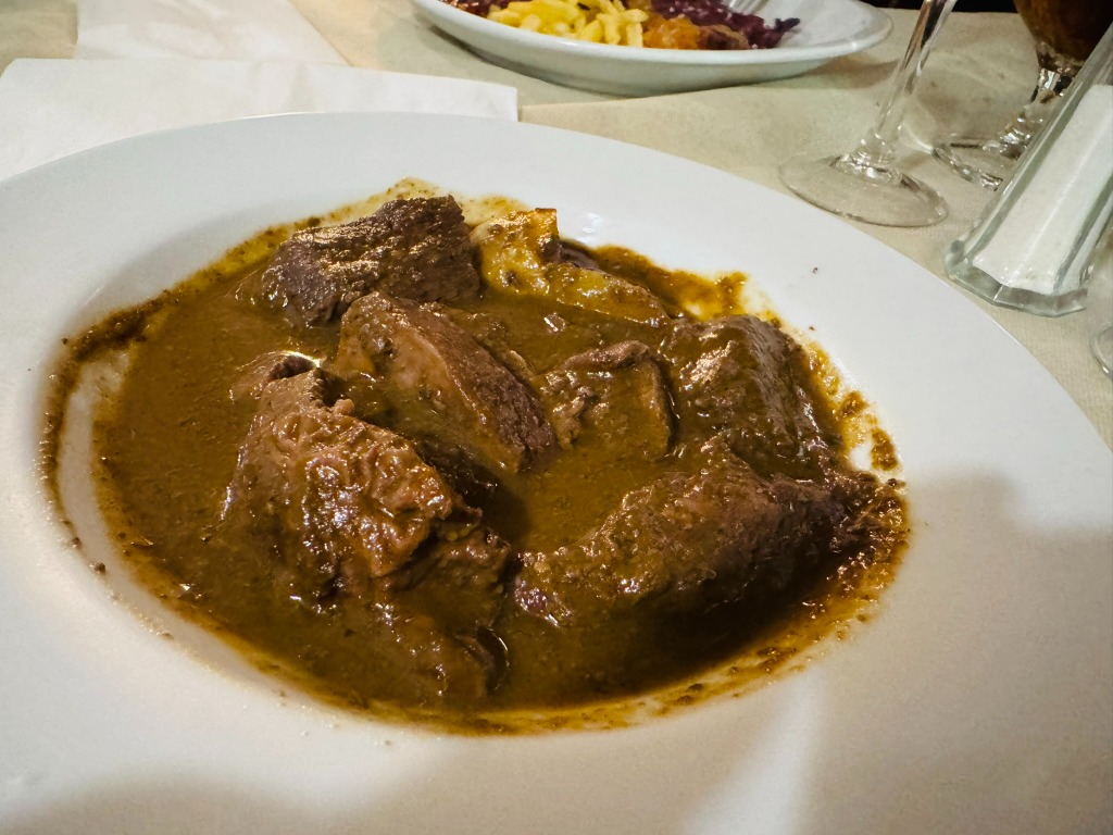 Menu of Restaurants in Pamplona, Asador Restaurante Menchu, Estofado de toro