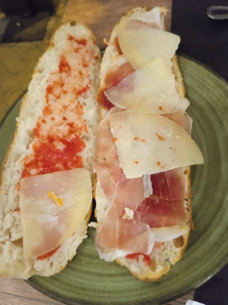 Carta de Restaurantes en Pamplona, Bar Avenida, Bocadillo rústico