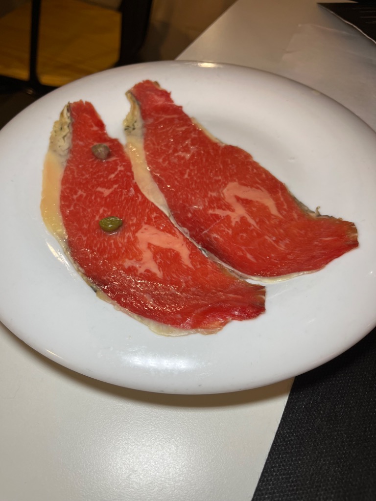 Carta de Restaurantes en Pamplona, Bar Avenida, Carpaccio de picaña con alcaparras