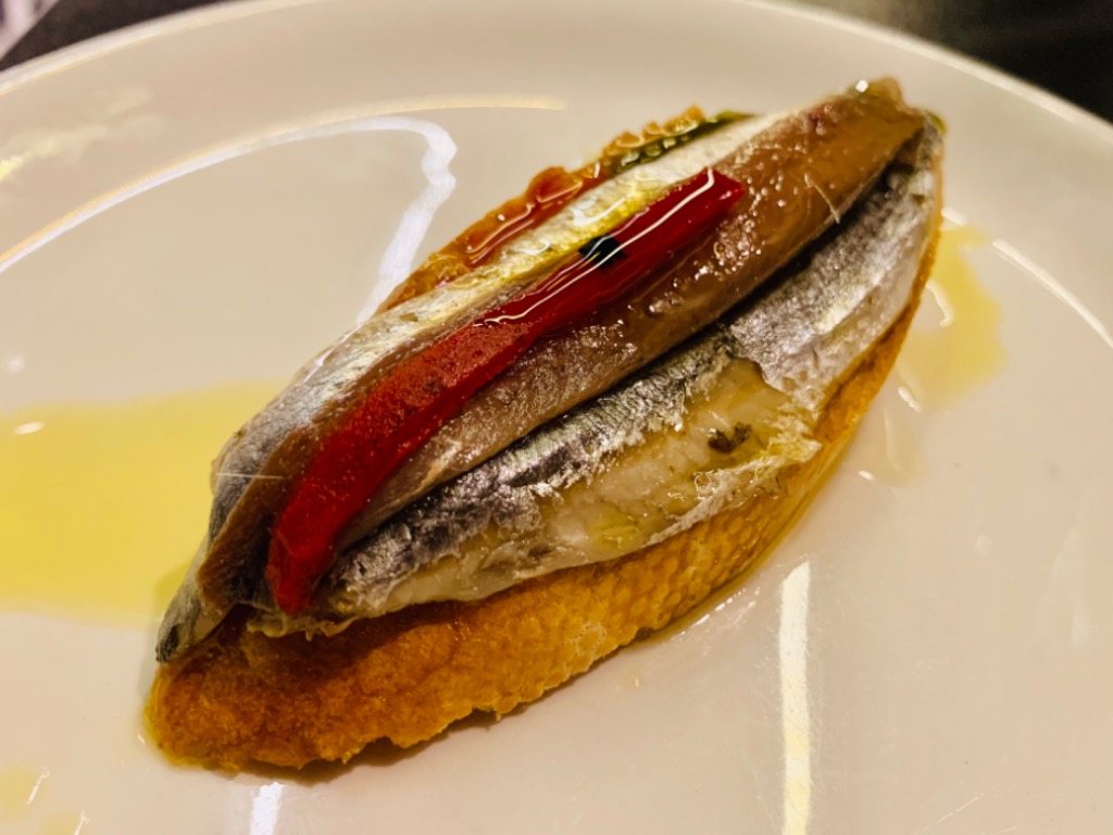 Carta de Restaurantes en Pamplona, Bar Guria, Pincho de sardina con anchoa