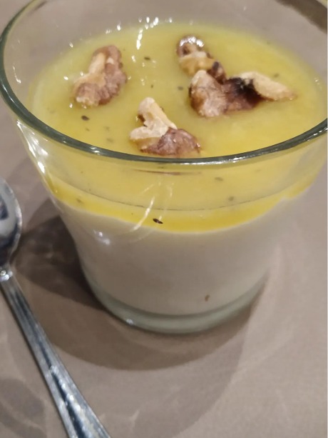 Carta de Restaurantes en Pamplona, Bar Restaurante Artwohl, Yogur alemán con compota y frutos secos