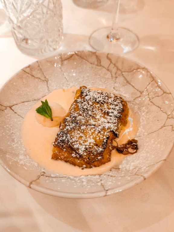 Carta de Restaurantes en Pamplona, Bar Restaurante Errejota, Torrija crujiente con mermelada de naranja y helado de vainilla