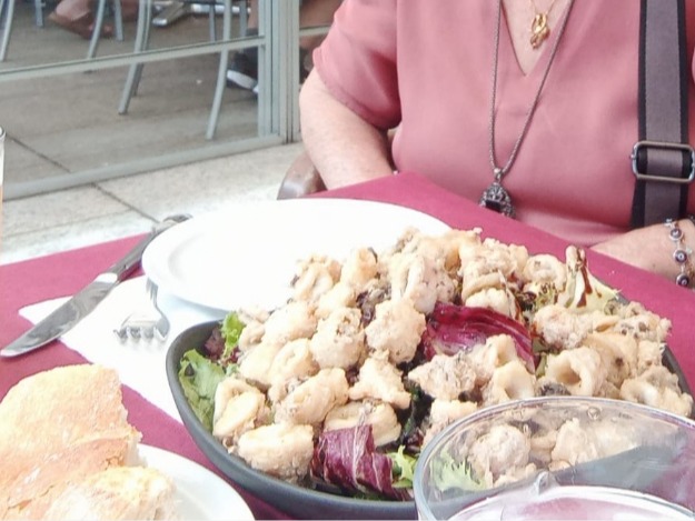 Menu of Restaurants in Pamplona, Café Iruña, Ensalada de chipirones