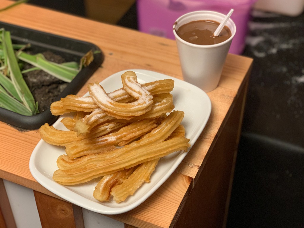 Carta de Restaurantes en Pamplona, Chez Belagua, Churros con chocolate