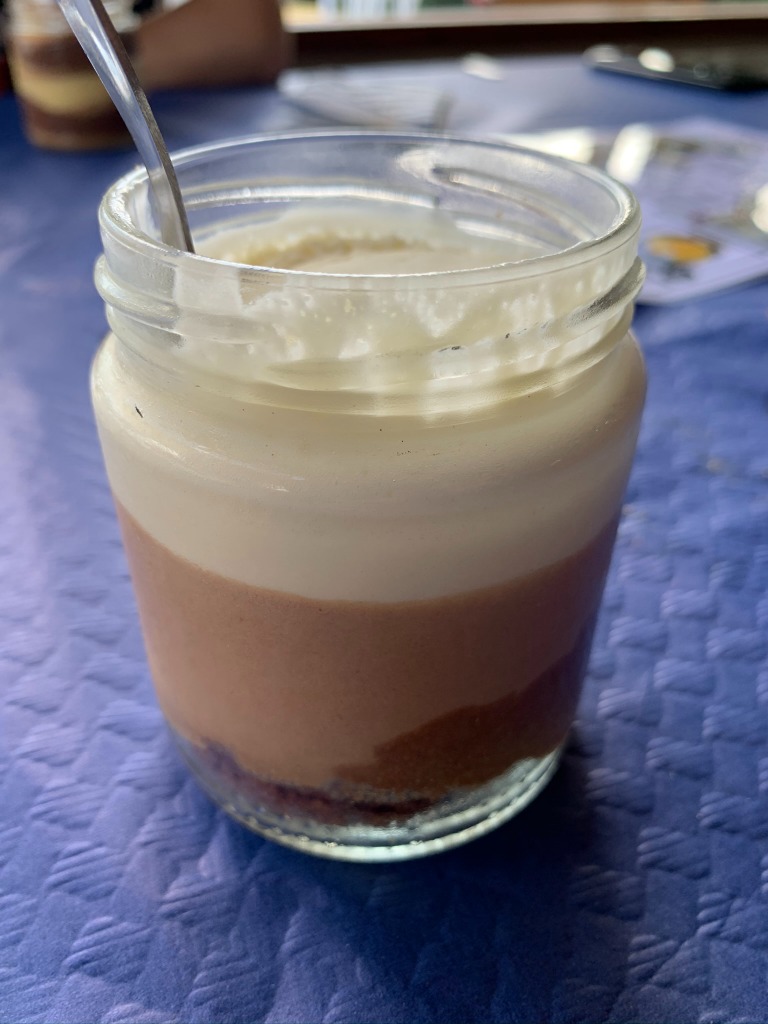 Menu of Restaurants in Pamplona, Chiringuito da Abrela, Verso de tres chocolates