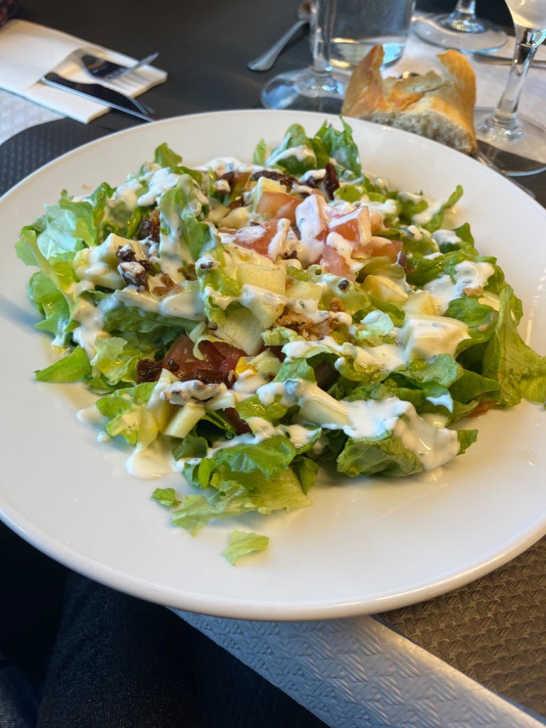 Carta de Restaurantes en Pamplona, Club Natación, Ensalada templada de manzana y salsa griega
