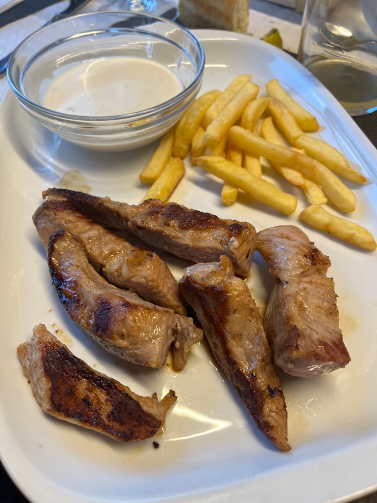 Carta de Restaurantes en Pamplona, Club Natación, Secreto ibérico con salsa roquefort.