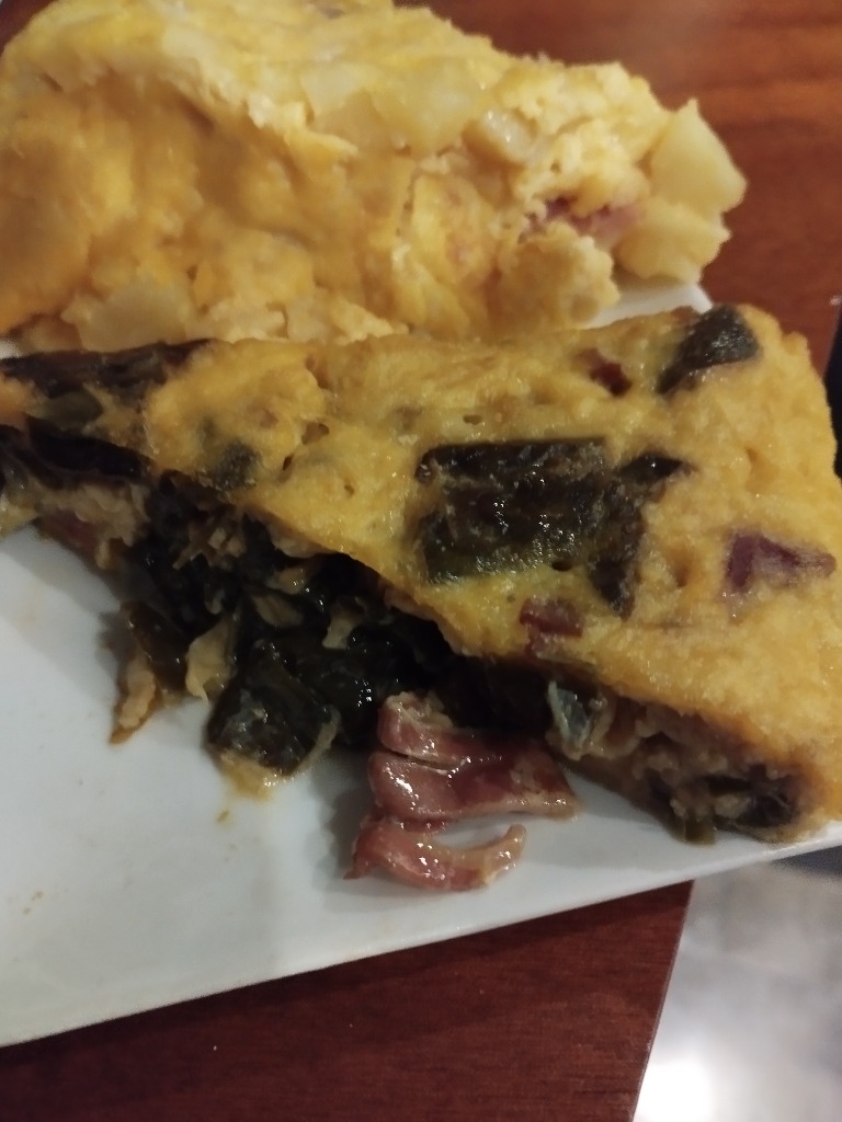 Carta de Restaurantes en Pamplona, El Alivio Bar, Pincho de tortilla de patata, jamón y pimiento