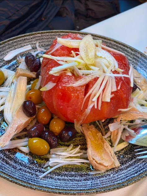 Carta de Restaurantes en Pamplona, El Burladero, Tomate volcánico, ventresca de bonito y aceite arbequina
