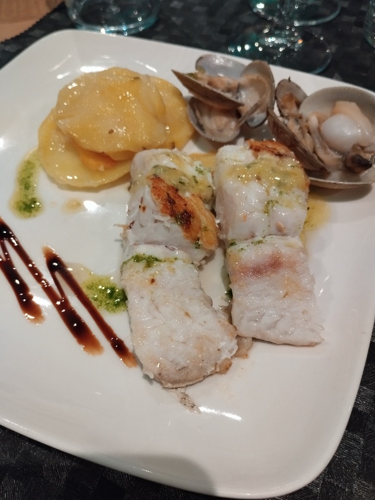 Menu of Restaurants in Pamplona, El Redín Gastrobar, Merluza al horno