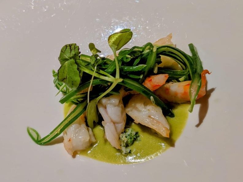 Menu of Restaurants in Pamplona, Enekorri, Langostinos salteados, crema de parmesano, cuscús frito, judías verdes y brócoli crudet