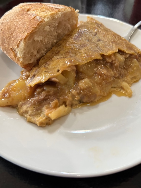 Menu of Restaurants in Pamplona, Gastrobar TXION, Tortilla de carrilleras