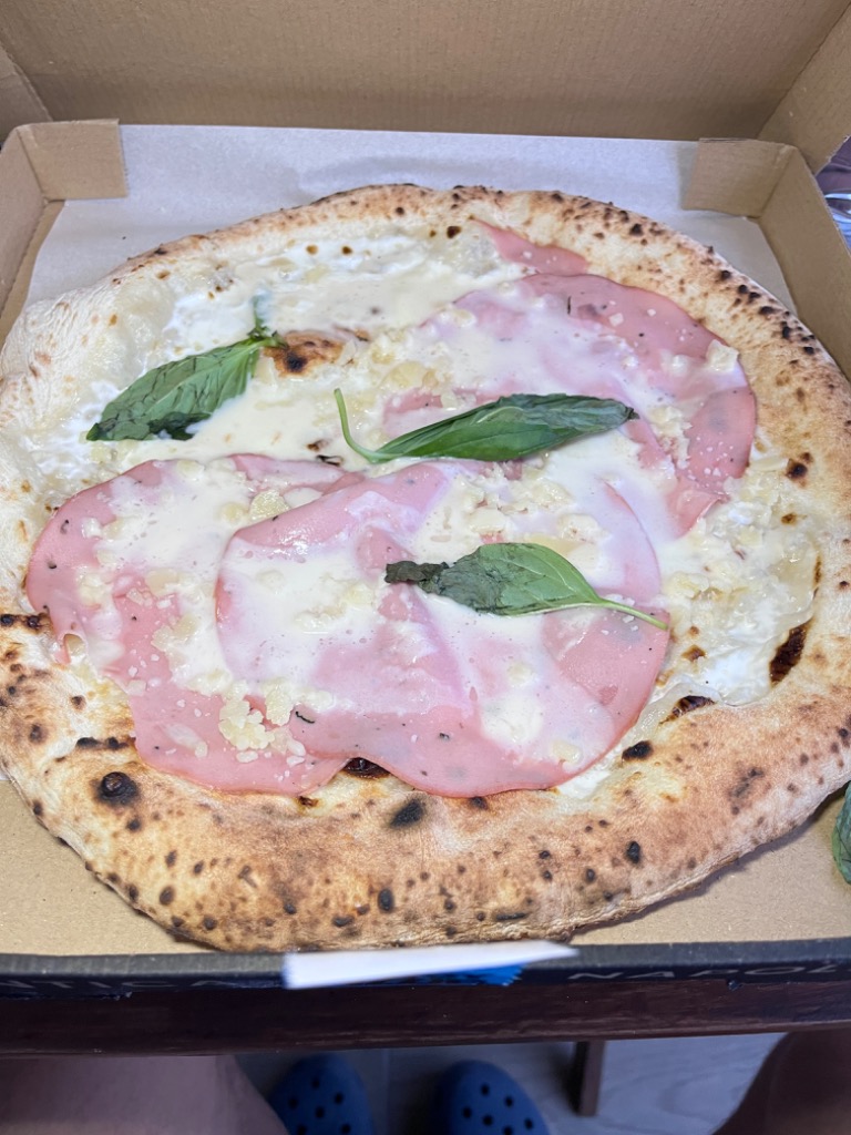 Menu of Restaurants in Pamplona, Grosso Napoletano, Pizza tartufona