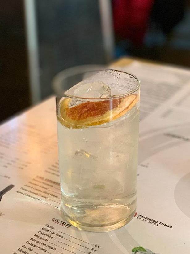Carta de Restaurantes en Pamplona, Gure Etxea, Combinado Martin Mill con Tónica Royal bliss
