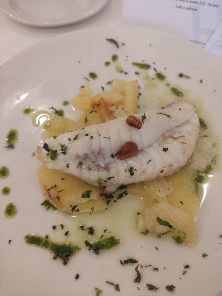 Carta de Restaurantes en Pamplona, Hotel Albret, Rape al horno con ajetes frescos