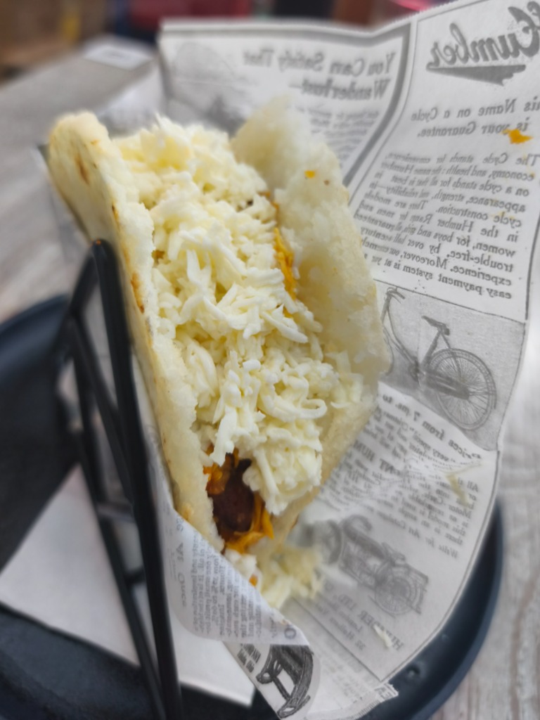 Valoración y opiniones de comida y bebida en Pamplona, La Cuchara Rebelde, Arepa con todo