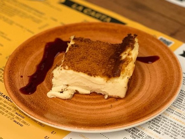 Carta de Restaurantes en Pamplona, La Tasca de Don José, Tarta de queso casera con coulis de frutos del bosque