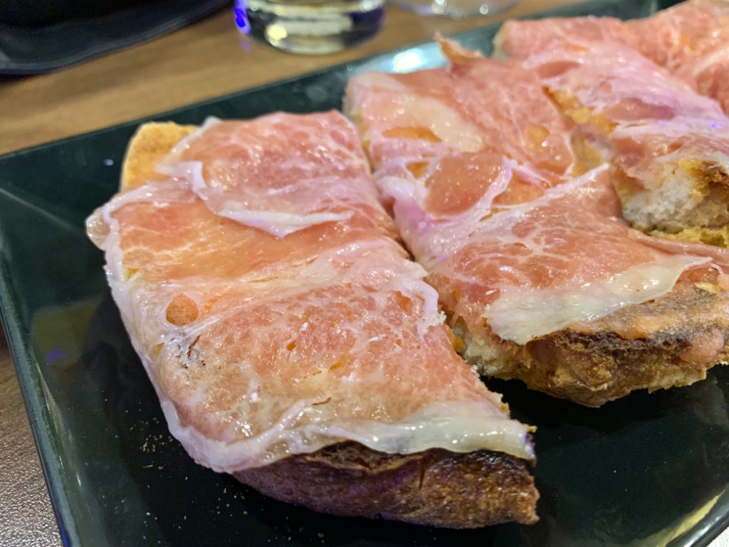 Carta de Restaurantes en Pamplona, La Traca Bar Restaurante, Tostada de jamón ibérico