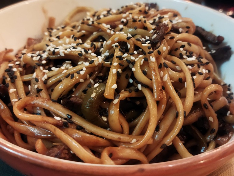 Carta de Restaurantes en Pamplona, La Zarzaparrilla, Noodles de setas y pato