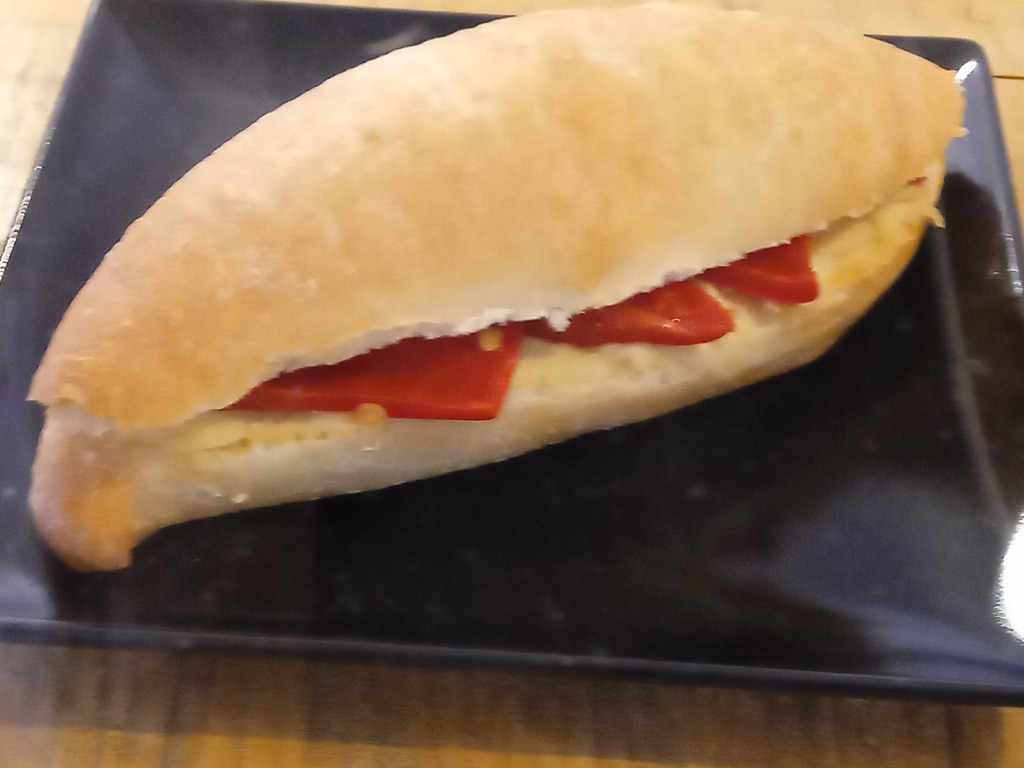 Carta de Bares en Pamplona, LABA, Pincho de hummus con pimientos