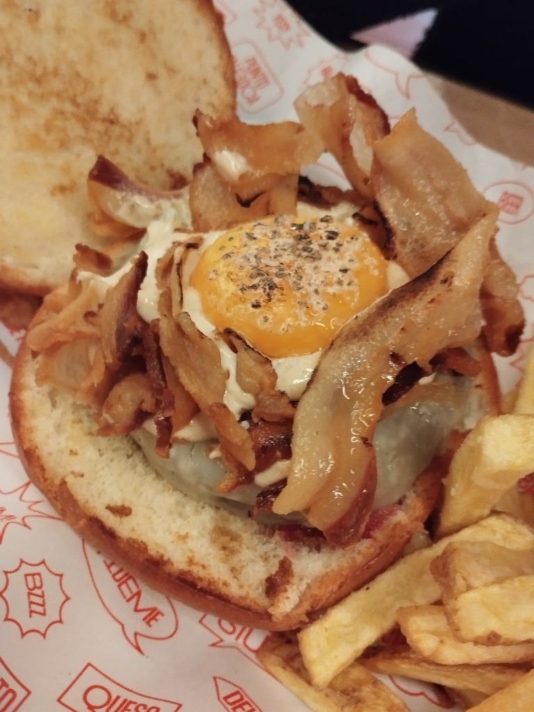 Carta de Restaurantes en Pamplona, Lamudita Burger Studio, Maskarada burger